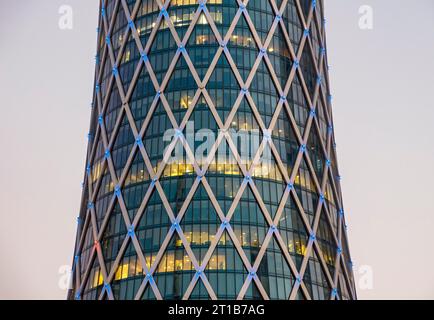 Tornado Tower, auch bekannt als QIPCO Tower, Doha, Katar Stockfoto