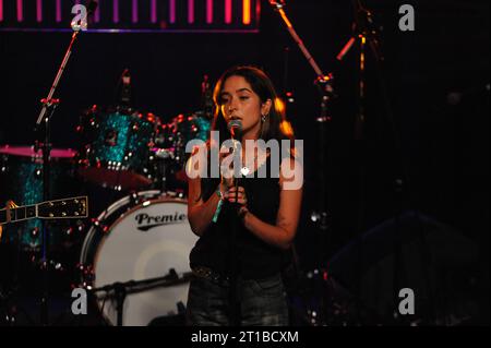 Manchester, Großbritannien. Am 12. Oktober 2023 trat Jasmine Jethwa in der Band on the Wall, Beyond the Music, in Manchester auf. Quelle: David Bronstein/ Alamy Live News Stockfoto