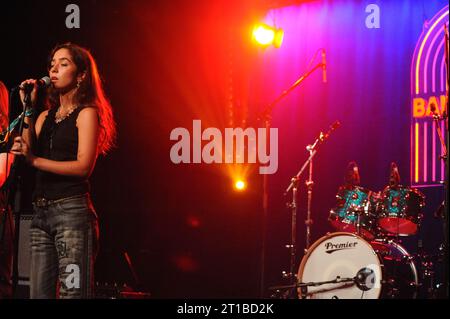 Manchester, Großbritannien. Am 12. Oktober 2023 trat Jasmine Jethwa in der Band on the Wall, Beyond the Music, in Manchester auf. Quelle: David Bronstein/ Alamy Live News Stockfoto