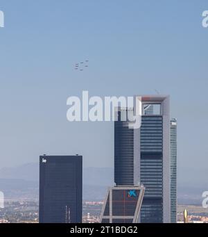 Madrid, Madrid, Spanien. Oktober 2023. 12. Oktober 2023: Madrid, Spanien: Luftparade der Streitkräfte zum spanischen Nationalfeiertag (Kolumbus-Tag) in Madrid, Spanien. (Kreditbild: © Alvaro Laguna/Pacific Press via ZUMA Press Wire) NUR REDAKTIONELLE VERWENDUNG! Nicht für kommerzielle ZWECKE! Stockfoto