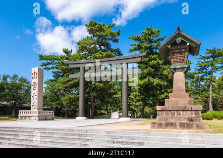 Eingang Torii Tor von Izumo Taisha in Izumo Stadt, Shimane, Japan. Übersetzung: 'Izumo Taisha' Stockfoto