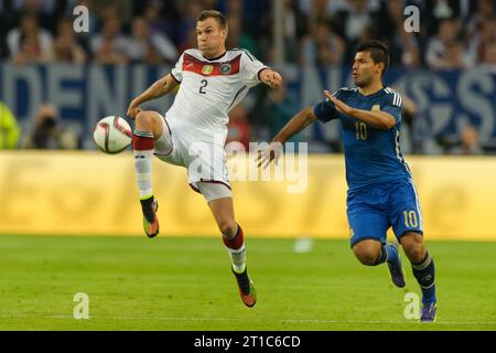 Kevin Grosskreutz (2) Aktion gegen Sergio Aguero Fussball Laenderspiel Deutschland - Argentinien in Düsseldorf, Deutschland am 03.09.2014 Fussball Laenderspiel Deutschland - Argentinien 2:4 in Düsseldorf, Deutschland am 03.09.2014 Stockfoto