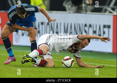 Kevin Grosskreutz Aktion gegen Erik Lamela Fussball Laenderspiel Deutschland - Argentinien in Düsseldorf, Deutschland am 03.09.2014 Fussball Laenderspiel Deutschland - Argentinien 2:4 in Düsseldorf, Deutschland am 03.09.2014 Stockfoto