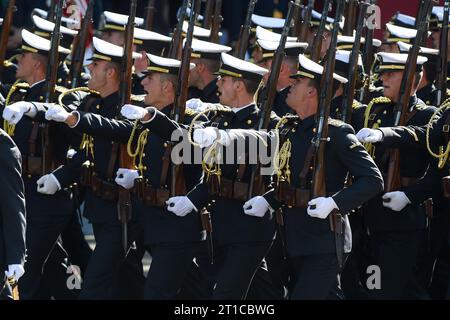 Madrid, Spanien. Oktober 2023. Soldatenparade während des Nationalfeiertags in Madrid, Spanien, 12. Oktober 2023. Gustavo Valiente/Xinhua/Alamy Live News Stockfoto