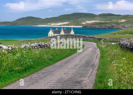 Balnakeil in Sutherland, Schottland, beherbergt eine Reihe historischer Stätten, darunter die Ruinen der Balnakeil Church und einen wunderschönen Sandstrand. Stockfoto