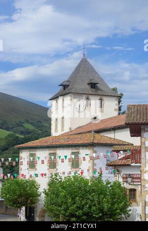 Das Dorf Sare mit Blick auf die Elise von Saint-Martin Pays de Baskenland Frankreich Stockfoto