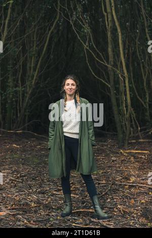 Porträt Einer schönen Französin im dänischen Wald Stockfoto
