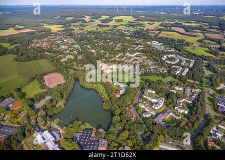 Luftbild, Barkenberg See, Baustelle mit Sanierung SUS Grün weiß Barkenberg Sportplatz und Ortsansicht Barkenberg, Barkenberg, Dorsten, Ruhrgebiet, Nordrhein-Westfalen, Deutschland ACHTUNGxMINDESTHONORARx60xEURO *** Luftsicht, Barkenberg See, Baustelle mit Sanierung SUS Grün weiß Barkenberg Sportplatz und Stadtblick Barkenberg, Barkenberg, Dorsten, Ruhrgebiet, Nordrhein-Westfalen, Deutschland ATTENTIONxMINDESTHONORARx60xEURO Credit: Imago/Alamy Live News Stockfoto