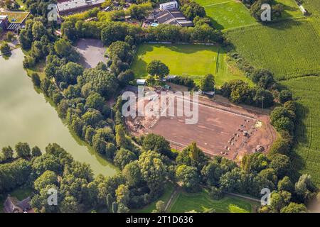 Luftbild, Baustelle mit Sanierung SUS Grün weiß Barkenberg Sportplatz an der Gesamtschule, Barkenberg, Dorsten, Ruhrgebiet, Nordrhein-Westfalen, Deutschland ACHTUNGxMINDESTHONORARx60xEURO *** Luftansicht, Baustelle mit Sanierung SUS Grün weiß Barkenberg Sportplatz an der Gesamtschule, Barkenberg, Dorsten, Ruhrgebiet, Nordrhein-Westfalen, Deutschland ATTENTIONxMINESTHONORARx60xEURO Credit: Imago/Alamy Live News Stockfoto