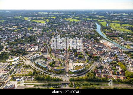 Luftbild, Stadtmitte mit Mercaden Dorsten Einkaufszentrum und Kath. Kirche St. Agatha, evang. Johanneskirche und Platz der Deutschen Einheit, Polizeiwache Dorsten, Dorsten, Ruhrgebiet, Nordrhein-Westfalen, Deutschland ACHTUNGxMINDESTHONORARx60xEURO *** aus der Vogelperspektive, Stadtzentrum mit Einkaufszentrum Mercaden Dorsten und katholischer Kirche St. Agatha, evang Johanneskirche und Platz der Deutschen Einheit, Polizeistation Dorsten, Dorsten, Ruhrgebiet, Nordrhein-Westfalen, Deutschland ATTENTIONxMINESTHONORARx60xEURO Stockfoto