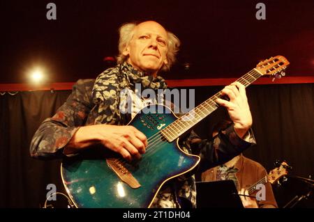 Peter Oxley, Oxley-Meier Gitarrenprojekt, Verdict Jazz Club, Brighton, East Sussex, Mai 2023. Stockfoto