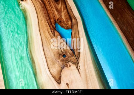 Textur eines Holztisches mit Epoxidharz-Nahaufnahme Stockfoto