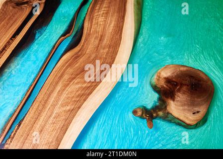 Textur eines Holztisches mit Epoxidharz-Nahaufnahme Stockfoto