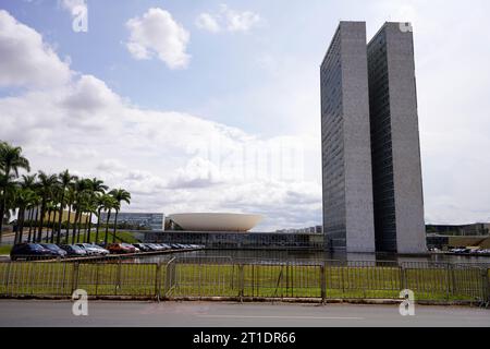 BRASILIA, BRASILIEN - 30. AUGUST 2023: Rückansicht des brasilianischen Nationalkongresses in Brasilia Stockfoto