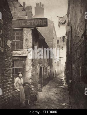 Old Vennel Off High Street (#2), Gedruckt 1900. Stockfoto