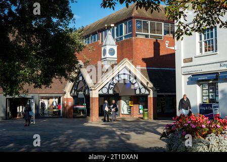 Horsham, West Sussex, England, Großbritannien. Swan Walk Einkaufspassage im Stadtzentrum. Stockfoto