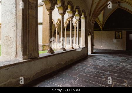 Kreuzgang des Franziskanerklosters in Bozen, Südtirol, Bezirk Bozen, Italien Stockfoto