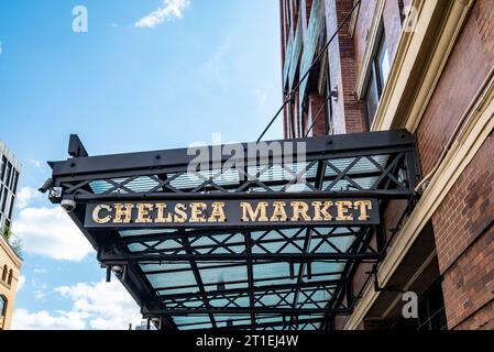 Chelsea Market ist eine beliebte und ikonische Gastronomie- und Einkaufsanlage im Stadtteil Chelsea in Manhattan in New York City. Stockfoto