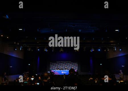 Der Neuseeländer Leicester Fainga'anuku (links), Cheftrainer Ian Foster (links Mitte) und will Jordan (rechts Mitte) während der Pressekonferenz im Stade de France in Paris, Frankreich. Bilddatum: Freitag, 13. Oktober 2023. Stockfoto