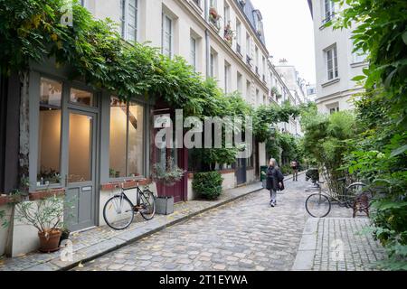 Paris Frankreich authentisches Alltagsleben, typische Passage in Bastille Stockfoto