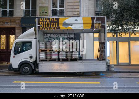 Paris Frankreich authentischer Alltag - Lieferung Stockfoto