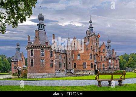 Schloss Ooidonk / Kasteel van Ooidonk, flämische Renaissance-Wasserburg aus dem 16. Jahrhundert in Sint-Maria-Leerne bei Deinze, Ostflandern, Belgien Stockfoto