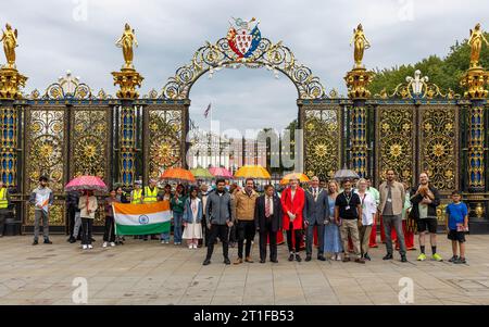 Die Warrington Ethnic Communities Association (WECA) veranstaltete ihr jährliches MELA-Festival, das erfolgreich den Zusammenhalt der Gemeinschaft fördert und die Integration unterstützt Stockfoto