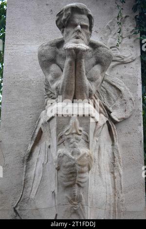 Cenotaph an den französischen Dichter und Schriftsteller Charles Baudelaire Montparnasse Cemetery, Cimetière du Montparnasse 14. Arrondissement Paris Montparnasse Paris Stockfoto