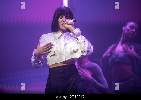 Aitana tritt am 12. Oktober 2023 im Palau Sant Jordi in Barcelona auf. Fotograf: Ale Espaliat Stockfoto