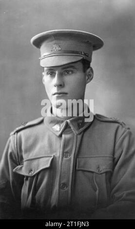 . 27 Bataillon, Australische Infanterie, Australian Imperial Force (AIF) Lt Olifent von Henley Beach, Australien, eingetragen am 25. Februar 1915 und segelten für den Nahen Osten am 31. Mai. Nach einer Zeit in Ägypten im Juli - August 1915 wurde er an der Westfront. Lt Olifent war im Feld während der Schlacht an der Somme am 10. August 1916 in Auftrag gegeben, wurde aber in Aktion getötet, 29 auf Flers am 5. November 1916 ab. Er ist gedacht für die Villers-Bretoneux Memorial. Gesichter des Ersten Weltkriegs erfahren Sie mehr über den Ersten Weltkrieg 100-Projekt bei Www.1914.org/faces. Dieses Bild ist von der I Stockfoto