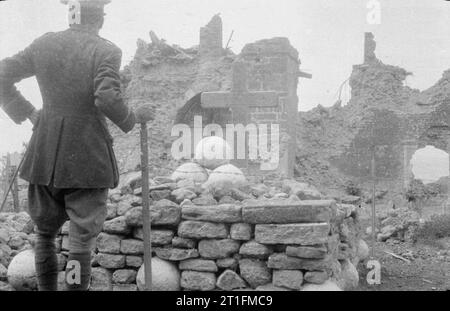 Knatchbull M (Capt Hon) Sammlung das Grab von Kapitän Garth Walford, VC., Royal Artillery in Sedd El Bahr Dorf; er wurde getötet und gewann seine Victoria Cross in das Dorf: Gallipoli, Mai 1915. Stockfoto