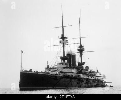 Majestic Klasse Schlachtschiffe HMS HMS Jupiter Jupiter bei Spithead, 1899 verankern. Stockfoto