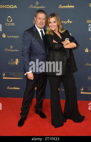 Joachim Llambi, Kim Fisher bei der VerLEIHUNG DER GOLDENEN HENNE 2023 in der Medienstadt Leipzig am 13.10.2023 - Roter Teppich *** Joachim Llambi, Kim Fisher bei der VERLEIHUNG DES GOLDENEN HUHNS 2023 in der Medienstadt Leipzig am 13 10 2023 Roter Teppich Stockfoto