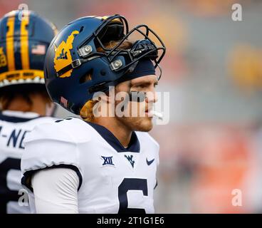 12. Oktober 2023: West Virginia Quarterback Garrett Greene (6) vor dem Start eines NCAA College Football Spiels zwischen den Houston Cougars und den West Virginia Mountaineers am 12. Oktober 2023 in Houston. (Kreditbild: © Scott Coleman/ZUMA Press Wire) NUR REDAKTIONELLE VERWENDUNG! Nicht für kommerzielle ZWECKE! Stockfoto