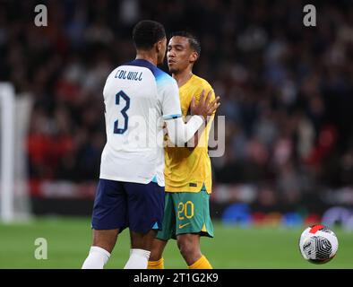 London, Großbritannien. Oktober 2023. Levi Colwill aus England trifft auf Keanu Baccus aus Australien während des internationalen Freundschaftsspiels im Wembley Stadium in London. Der Bildnachweis sollte lauten: David Klein/Sportimage Credit: Sportimage Ltd/Alamy Live News Stockfoto