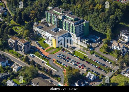 Luftbild, Helios Klinik, Attendorn, Sauerland, Nordrhein-Westfalen, Deutschland ACHTUNGxMINDESTHONORARx60xEURO *** Aerial View, Helios Clinic, Attendorn, Sauerland, Nordrhein-Westfalen, Deutschland ATTENTIONxMINESTHONORARx60xEURO Credit: Imago/Alamy Live News Stockfoto