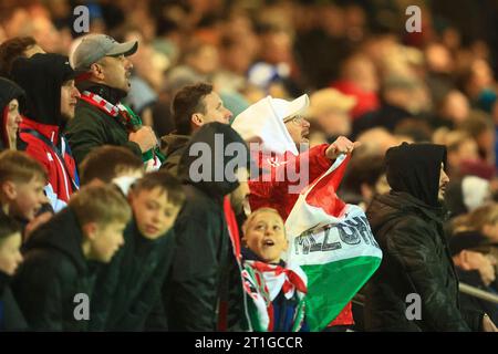 TIR Park, Motherwell, Großbritannien. Oktober 2023. UEFA U21 Euro 2025 Qualifikation Fußball, Schottland U21 gegen Ungarn U21; Ungarn Fans Credit: Action Plus Sports/Alamy Live News Stockfoto