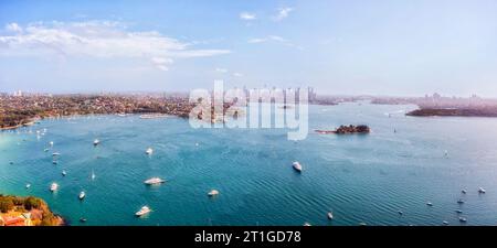 Rose Bay am Hafen von Sydney Luftpanorama in Sydney von Shark Island bis CBD. Stockfoto