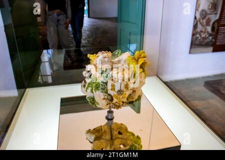 Bogota, Kolumbien - 2. Juli 2023. Die berühmte Vase Llorente, die nach kolumbianischer patriotischer Tradition einen Kampf auslöste, der zur Sta werden sollte Stockfoto