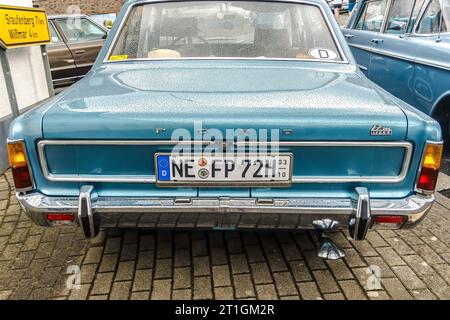 WETTENBERG, HESSEN, DEUTSCHLAND - 07 - 28 - 2023: Rückseite von FORD 17 m auf einer Traditionswagenschau Golden Oldies. Stockfoto