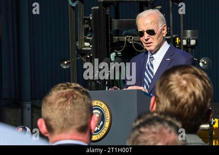 Philadelphia, Pennsylvania. Oktober 2023. US-Präsident Joe Biden hält am Freitag, den 13. Oktober 2023, in Philadelphia, Pennsylvania, Bemerkungen über Wasserstoffenergie am Hafen von Philadelphia. Quelle: Saquan Stimpson/CNP/dpa/Alamy Live News Stockfoto