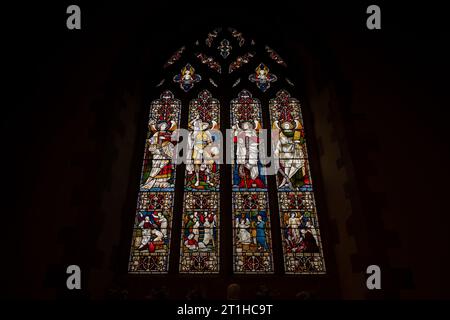 Engel in Buntglasfenstern, St. Michael & All Angels Church, Hughenden Valley, High Wycombe, Buckinghamshire, England, UK Stockfoto