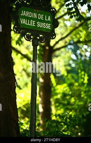 Paris, rund um die pont de l'Alma: jardin de la vallee suisse Stockfoto