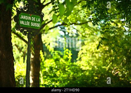 Paris, rund um die pont de l'Alma: jardin de la vallee suisse Stockfoto