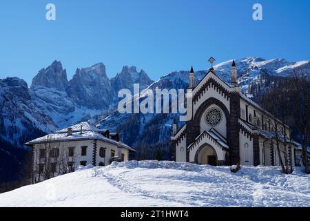 Kirche, Maria Unbefleckte, Falcade, Dolomiten, Provinz Belluno, Region Veneto, Italien Stockfoto