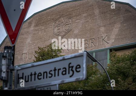 Berlin Mitte OT Moabit Siemens in der Huttenstraße ehemals AEG Turbinenfabrik, Architekt Peter Behrens - 14.10.2023 Berlin *** Berlin Mitte OT Moabit Siemens in der Huttenstraße ehemals AEG Turbinenfabrik, Architekt Peter Behrens 14 10 2023 Berlin Credit: Imago/Alamy Live News Stockfoto