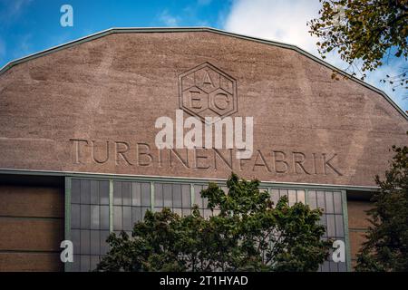 Berlin Mitte OT Moabit Siemens in der Huttenstraße ehemals AEG Turbinenfabrik, Architekt Peter Behrens - 14.10.2023 Berlin *** Berlin Mitte OT Moabit Siemens in der Huttenstraße ehemals AEG Turbinenfabrik, Architekt Peter Behrens 14 10 2023 Berlin Credit: Imago/Alamy Live News Stockfoto