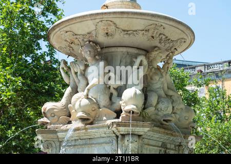 Der Brunnen am Place Carnot, Carcassonne, Aude. Stockfoto