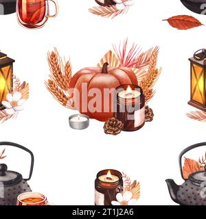 Aquarellmuster, Teekanne, Kürbis und Herbstblätter. Handgezeichnete Illustration isoliert auf weißem Hintergrund. Konzept für Stoffdruck, Menü Stockfoto