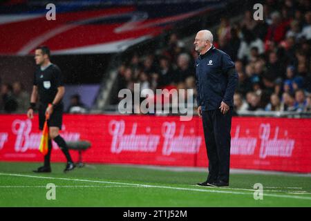 LONDON, UK - 13. Oktober 2023: Australien Head Coach Graham Arnold sieht beim internationalen Freundschaftsspiel zwischen England und Australien bei WEMB an Stockfoto